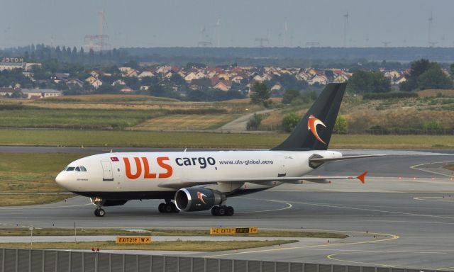 Airbus A310 (TC-VEL) - ULS Airlines Cargo Airbus A310-308(F) TC-VEL in Vienna 