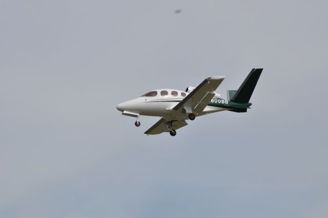 Cirrus Vision SF50 (N800BB)