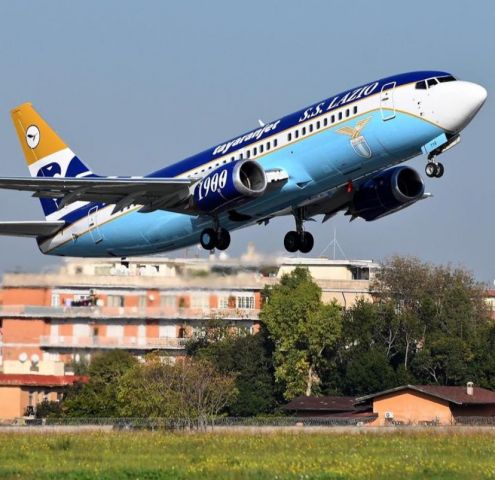 Boeing 737-700 (LZ-TYR)