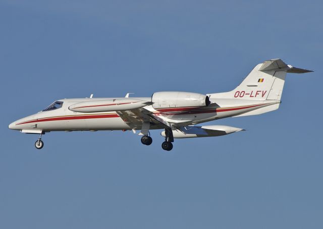 OO-LFV — - Learjet 35A C/N 481 - OO-LFV - Final to runway 25R at Brussels - 2005-Jan-16.