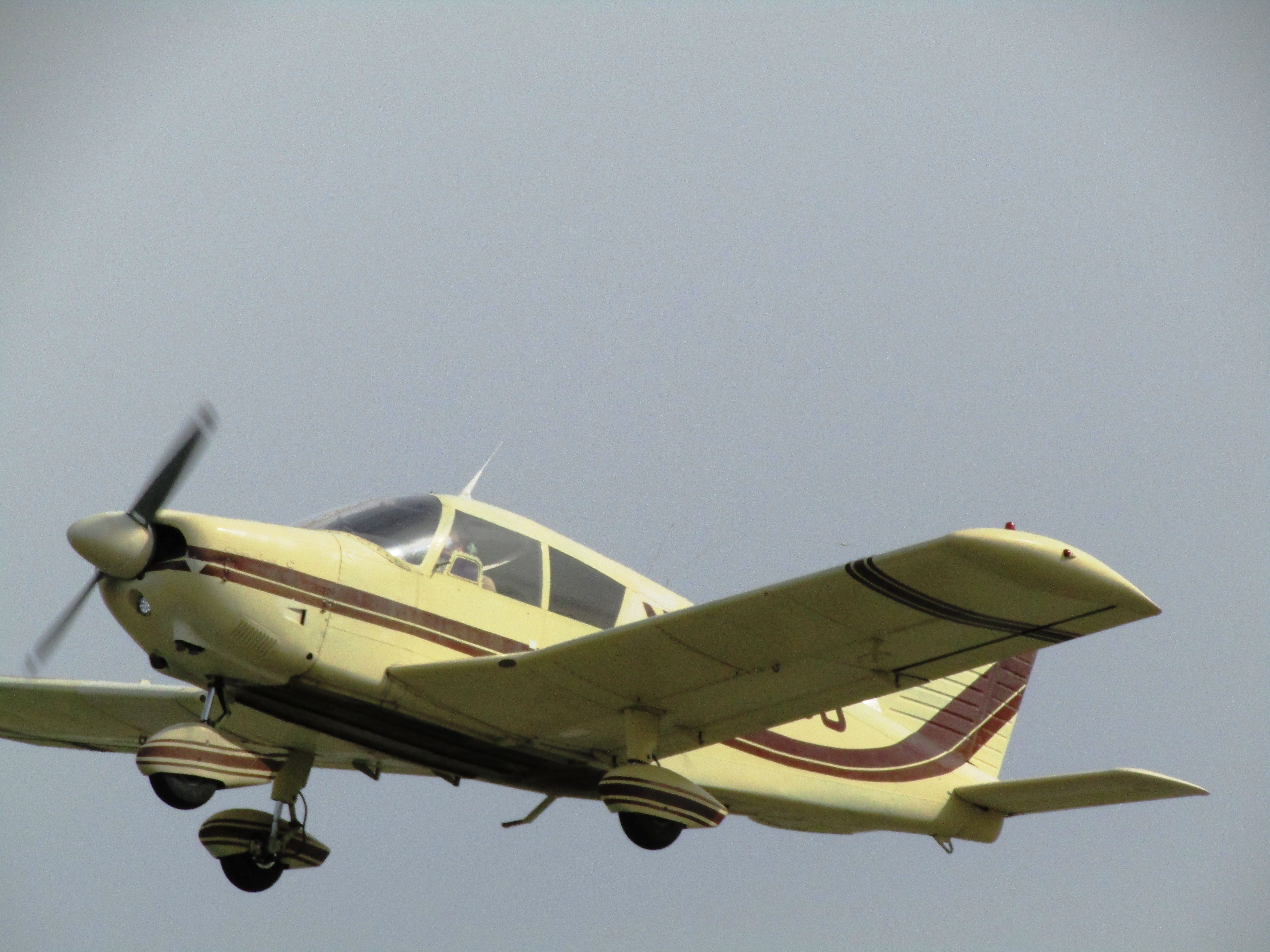 Piper Cherokee (N8995J) - Taking off RWY 24