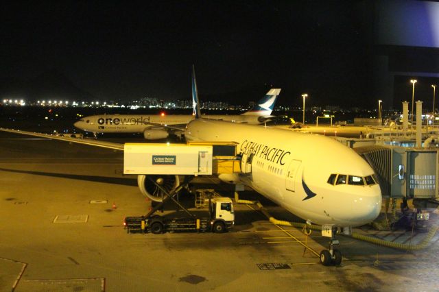 BOEING 777-300 — - New Cathay Pacific Livery