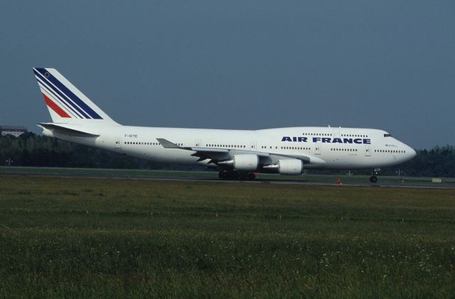 Boeing 747-400 (F-GITE) - Departure at Narita Intl Airport Rwy16 on 1992/05/02