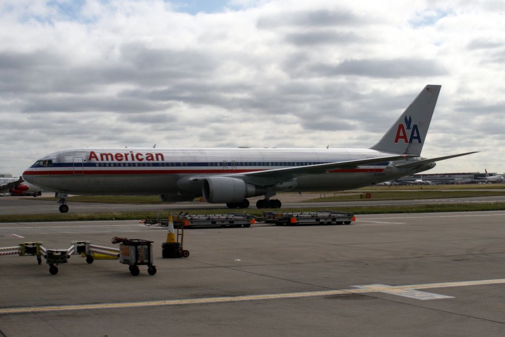 BOEING 767-300 (N396AN) - 23-Sep-09