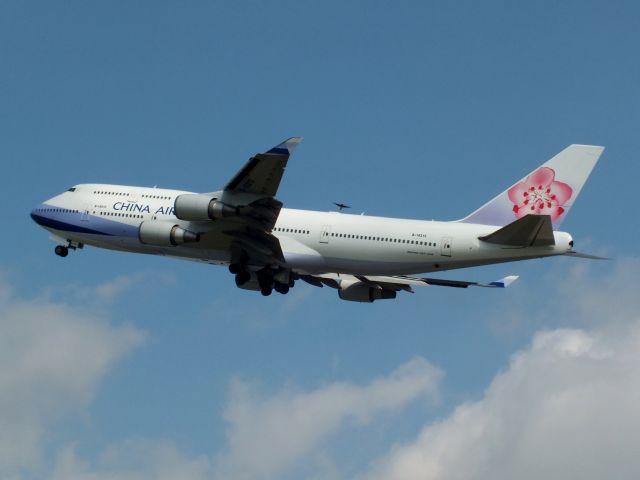 Boeing 747-400 (B-18212)
