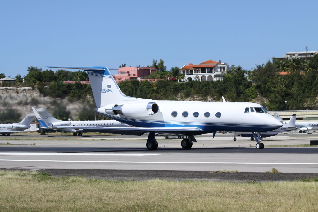 Gulfstream American Gulfstream 2 (N511PK) - GIII N511PK blasting out of St Maarten.