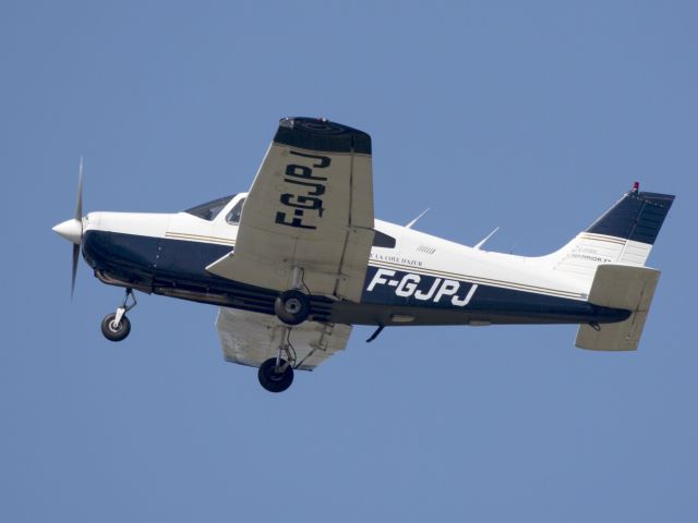 Piper Cherokee (F-GJPJ) - At Cannes, France.