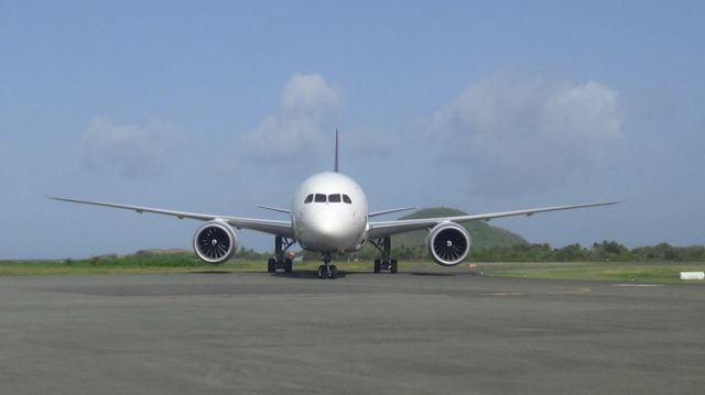 Boeing 787-9 Dreamliner (VH-ZNF)