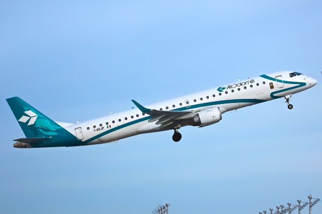 Embraer ERJ-190 (I-ADJP)