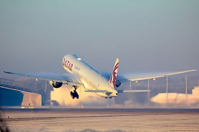 BOEING 777-300ER (A7-BED)