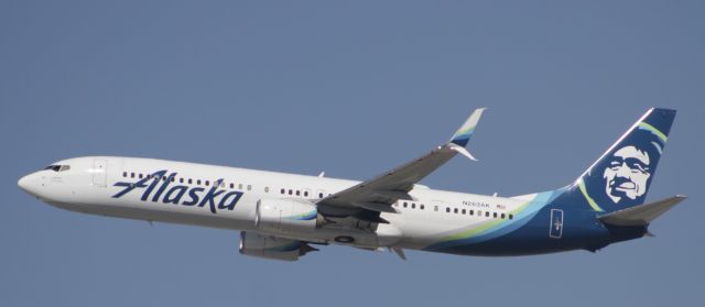 Boeing 737-900 (N263AK)