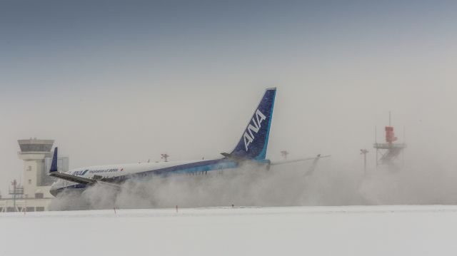 Boeing 737-800 (JA81AN) - All Nippon Airways / Boeing 737-881br /Jan.11.2016 Hakodate Airport [HKD/RJCH] JAPAN