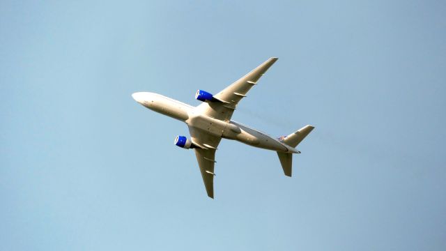 Boeing 777-200 (N773UA)