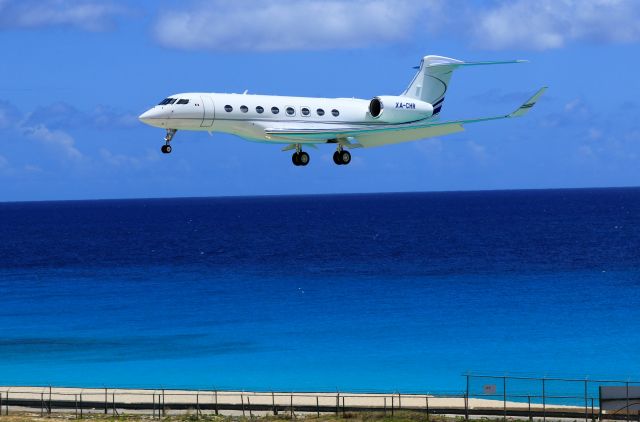 Gulfstream Aerospace Gulfstream G650 (XA-CHR) - XA-CHR inbound for landing at St Maarten