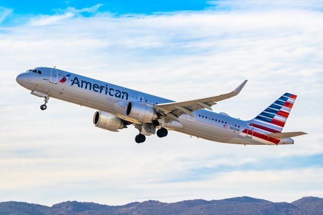 Airbus A321neo (N433AN) - American Airlines A321 neo taking off from PHX on 11/28/22. Taken with a Canon 850D and Tamron 70-200 G2 lens.