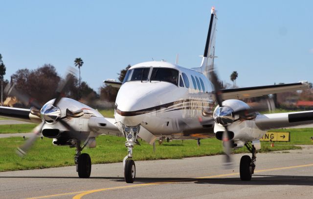 Beechcraft King Air 90 (N915CD)
