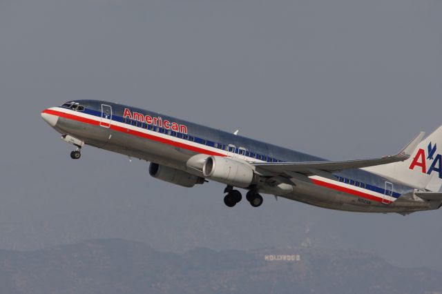 Boeing 737-800 —