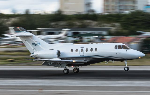 Hawker 800 (N58BL)