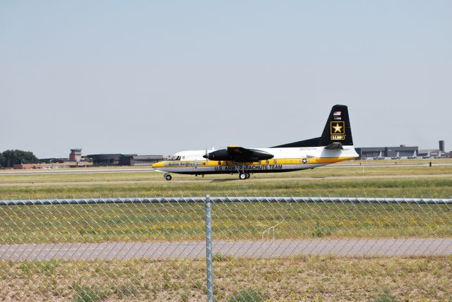 — — - us army golden knights aircraft