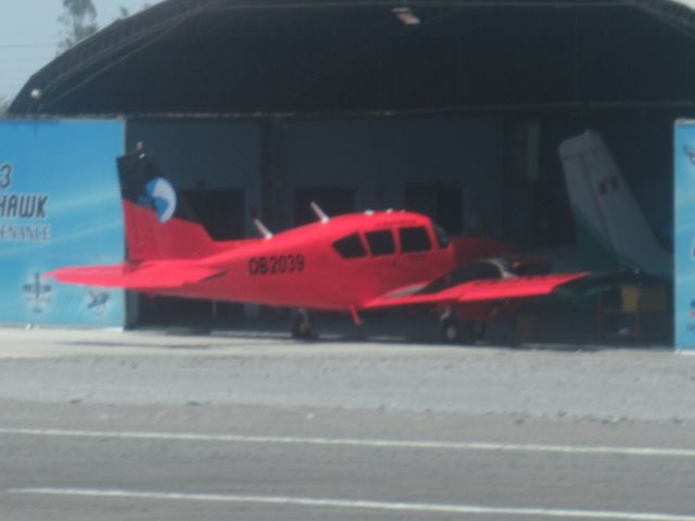 Piper Aztec (OB-2039)