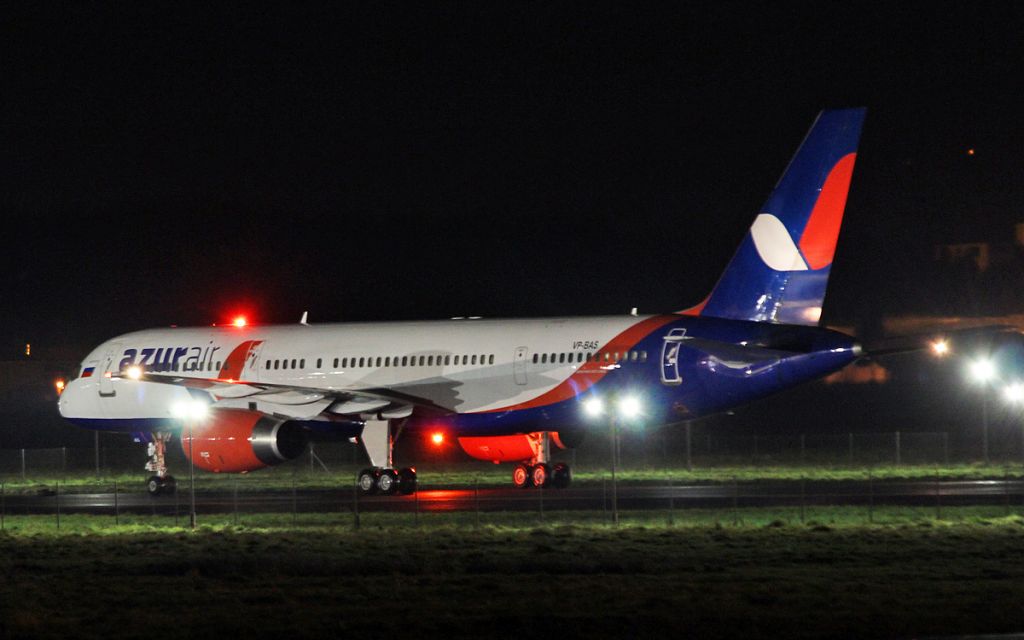 Boeing 757-200 (VP-BAS) - azur air b757-2 vp-bas arriving in shannon this evening 11/12/16.