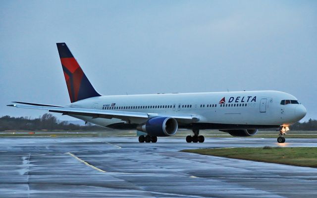 N178DZ — - delta 767-3 n178dz dep shannon after diverting in from barcelona on the way to jfk 6/1/14.