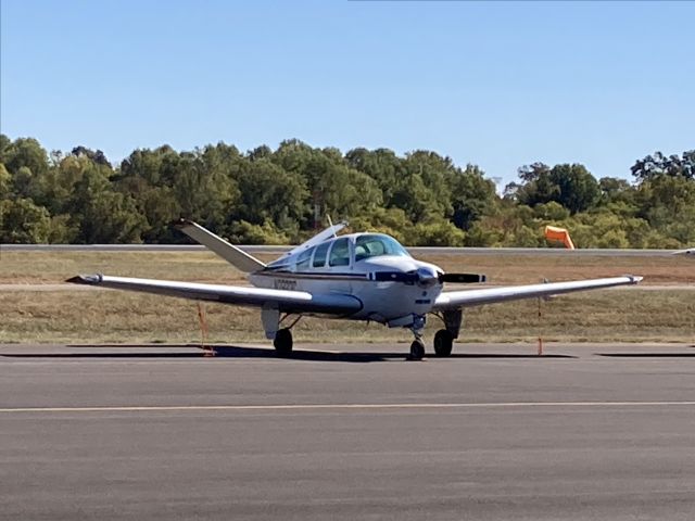 Beechcraft 35 Bonanza (N2923C)
