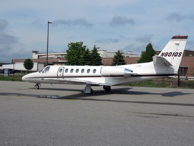 Cessna Citation V (N801QS) - Netjets taxiing out.