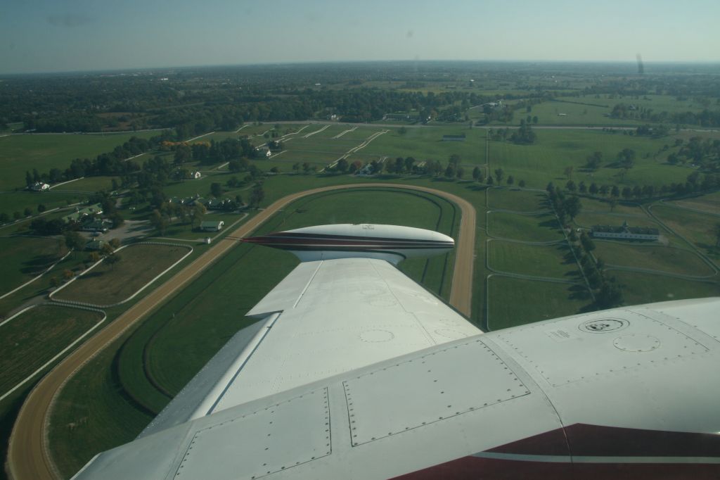 Piper Cheyenne (N6797J) - Left base 22 KLEX.  Calumet Farm