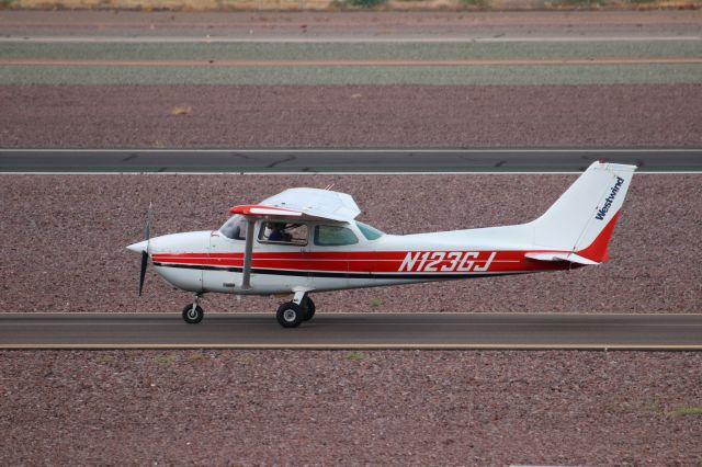 Cessna Skyhawk (N123GJ)