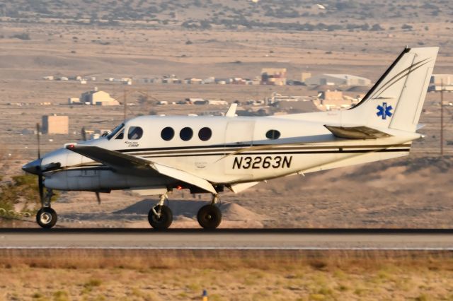Beechcraft King Air 90 (N3263N)