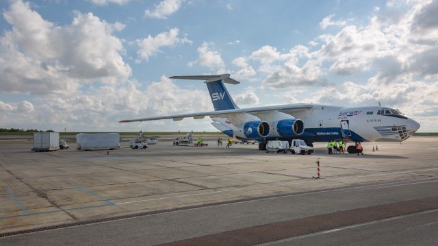 Ilyushin Il-76 (4K-AZ100)