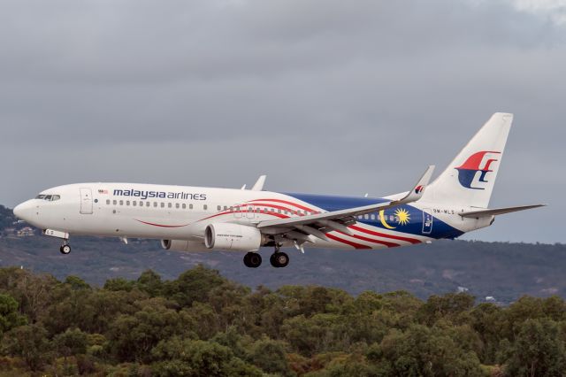 Boeing 737-800 (9M-MLS) - Boeing 737-8H6 cn 39333-4610. MAS 9M-MLS rwy 03 arrival YPPH 31 March 2023.