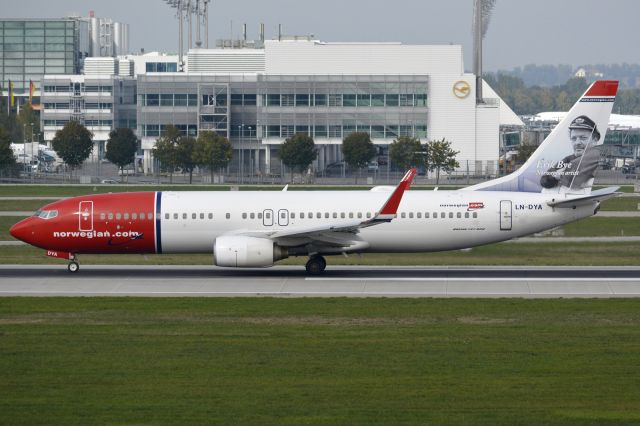 Boeing 737-800 (LN-DYA)