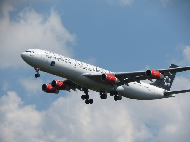 Airbus A340-300 (OY-KBM)