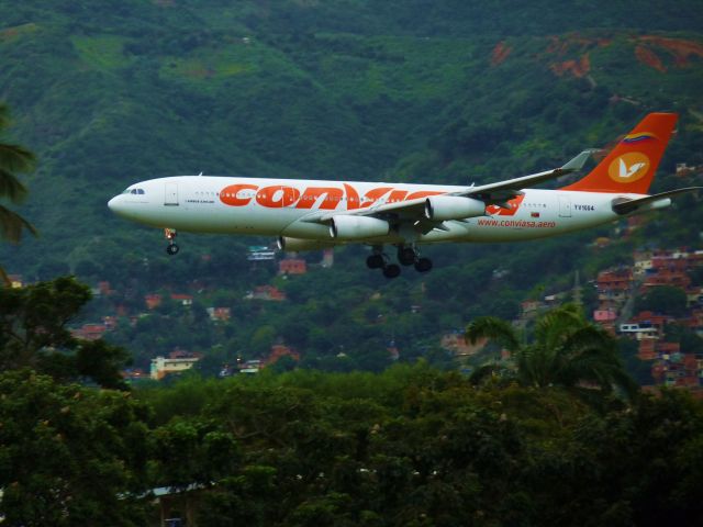 Airbus A340-200 (ASH1004)