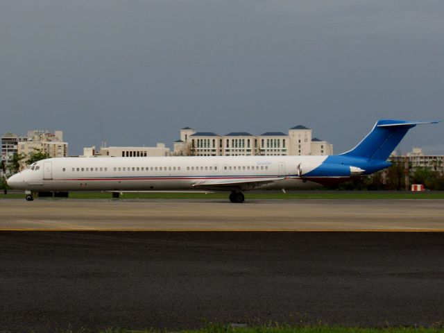 McDonnell Douglas MD-83 (N880DP)