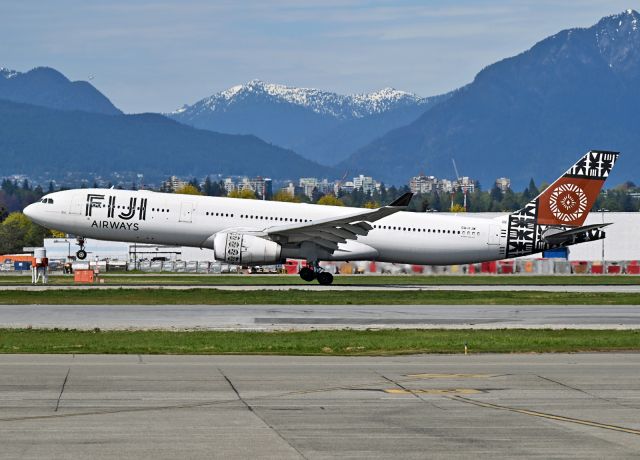 Airbus A330-300 (DQ-FJW)