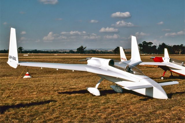 Vans RV-6 (VH-RAL) - RUTAN 61 LONG EZ - REG - VH-RAL (CN S33) - MANGALORE AIRPORT VIC. AUSTRALIA - YMNG 17/4/1987