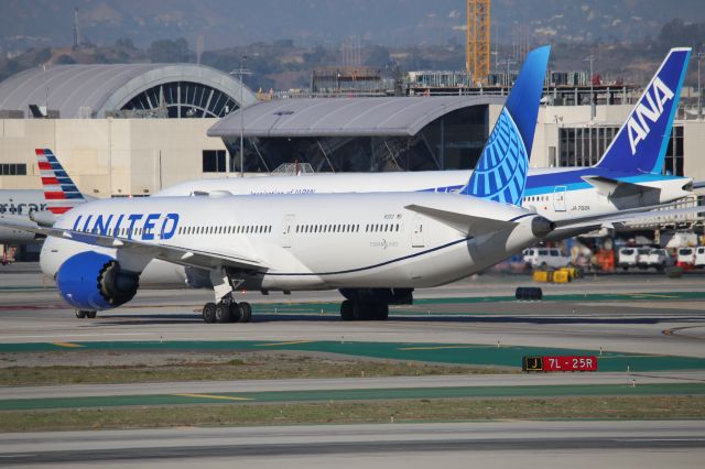 BOEING 787-10 Dreamliner (N13013)