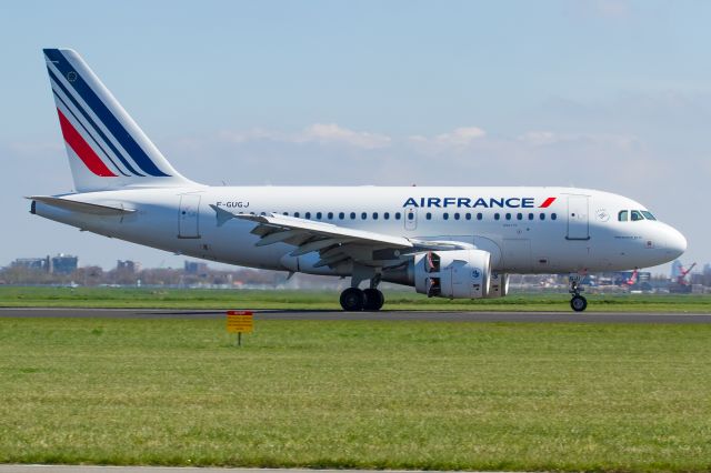 Airbus A318 (F-GUGJ) - 09.04.2016