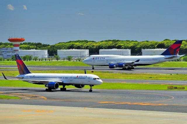 Boeing 747-400 (N673US) - 2014 - B-757 and B-747