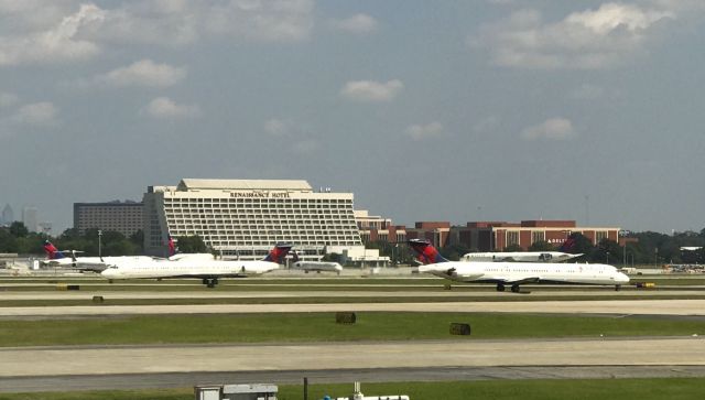 McDonnell Douglas MD-88 —