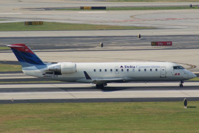 Canadair Regional Jet CRJ-200 (N907EV)