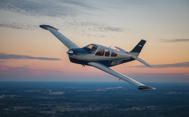 Beechcraft Bonanza (33) (N601BT) - Photo by www.machpointoneaviation.com