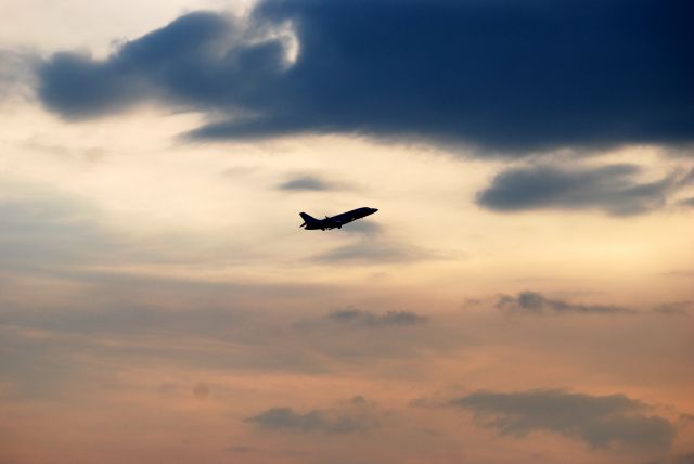 Dassault Falcon 2000 (N880PC)