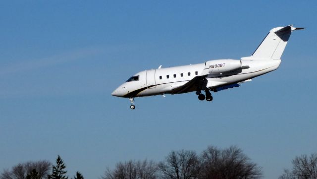 Canadair Challenger (N800BT) - On final is this 1982 Canadair Challenger 600S in the Winter of 2019.