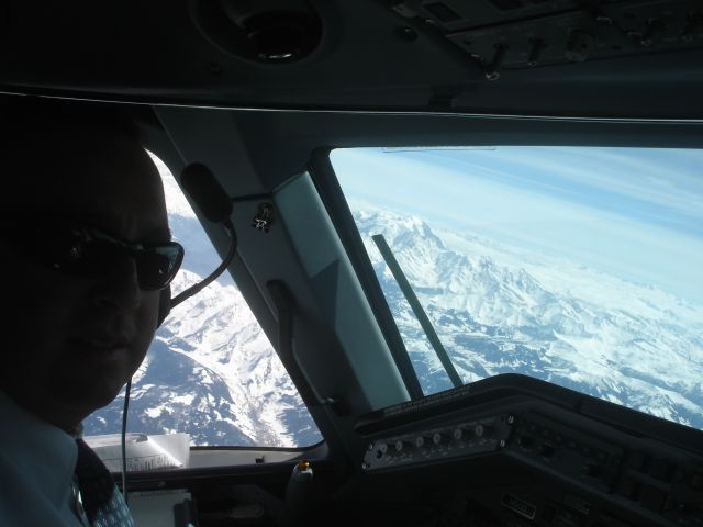 N6GD — - Im flying over the Swiss Alps