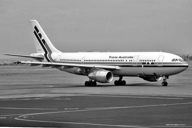 HARMON (2) Rocket (VH-TAB) - TRANS AUSTRALIA AIRLINES - AIRBUS A300-B4-203 - REG : VH-TAB (CN 151) - KINGSFORD SMITH INTERNATIONAL AIRPORT SYDNEY NSW. AUSTRALIA - YSSY 17/3/1982