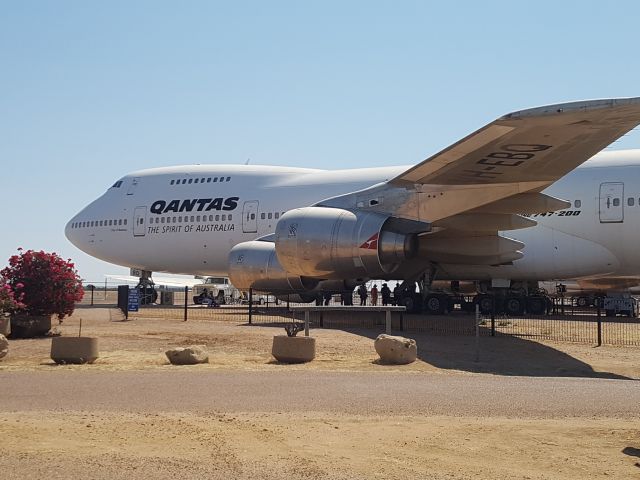 Boeing 747-200 (VH-EBQ)